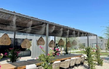 phun sương làm mát quán cafe