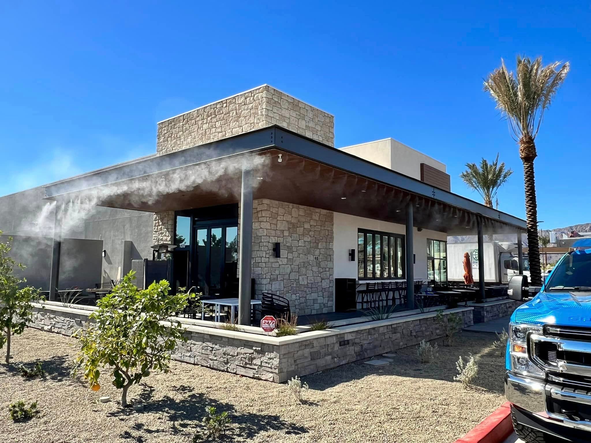 Máy phun sương cho quán cafe