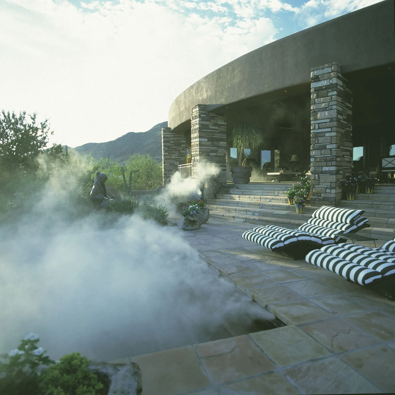 Lắp máy phun sương quận Tân Phú